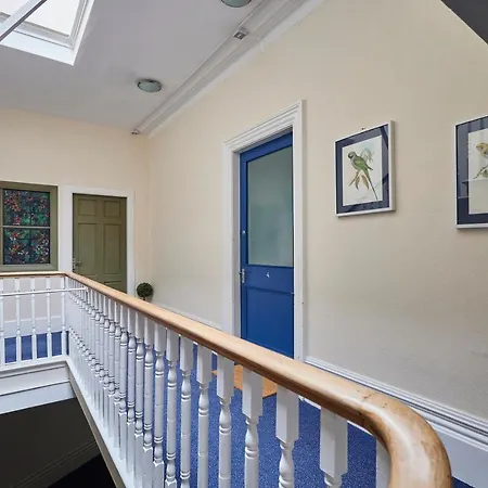 Host & - Flat 4, Groveside דירה *