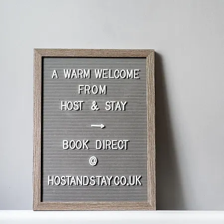 Host & - Flat 4, Groveside